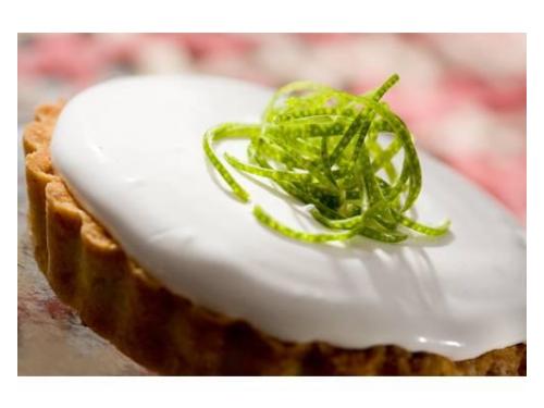 Pequeñas tartas dulces decoradas