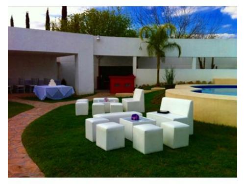 Zona lounge en el jardín