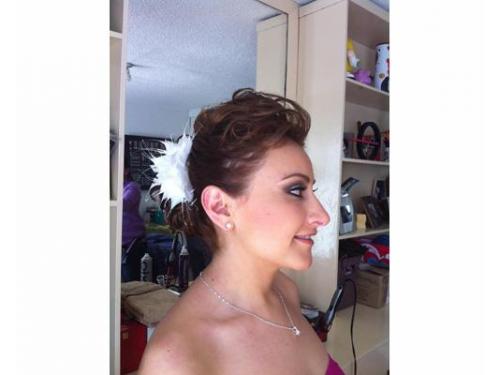 Peinado con chongo y tocado