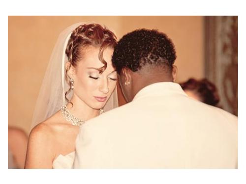 Detalles de emociones y expresiones durante la ceremonia