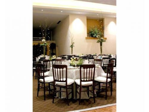 Montaje para banquete de bodas