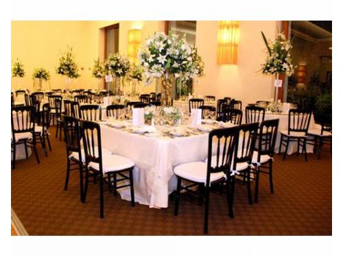 Vista del salón decorado