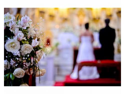 Novios en su ceremonia
