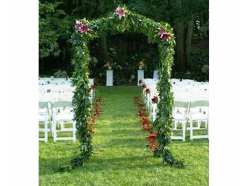 Montaje con arco floral