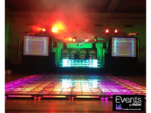 Cabina dj y pista de baile