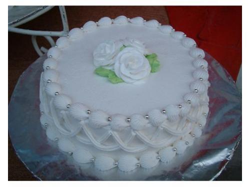 Pastel con detalle floral