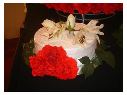 Pastel con flores naturales