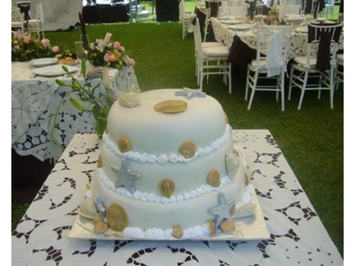 Pastel fondant blanco