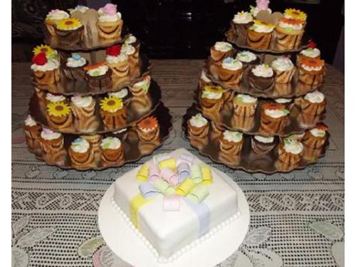 Cupcakes y pastel fondant