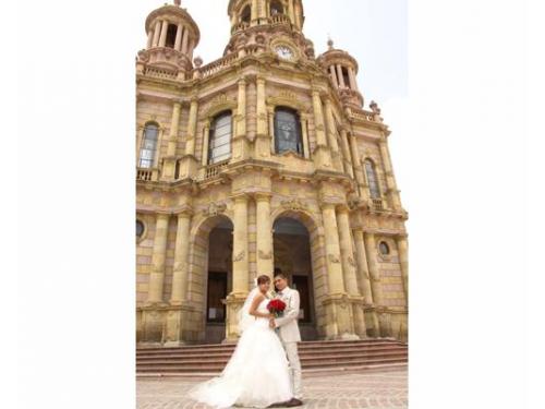 Novios en la catedral