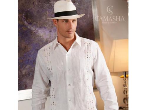 Fina guayabera con detalles bordados