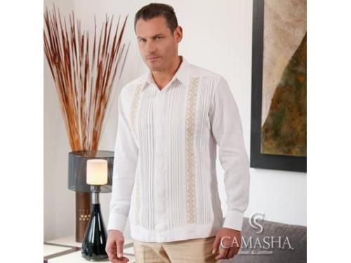 Guayabera bordad a mano, ideal para que el novio se distinga.
