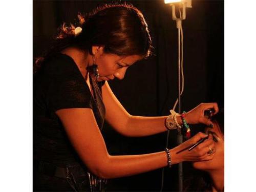 Peinado y maquillaje