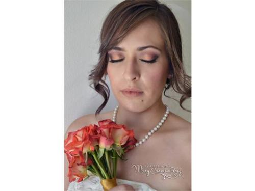 Peinado y maquillaje