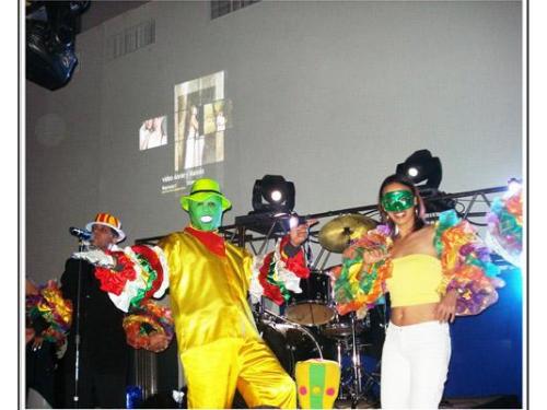 La mascara divirtiendo