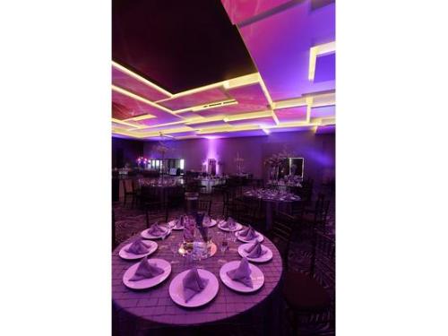 Mesa redonda para 10 comensales