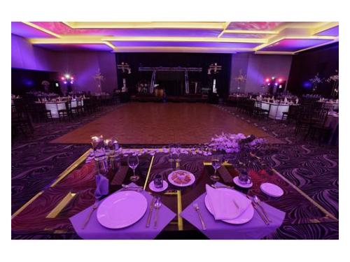 Amplio salón para bodas