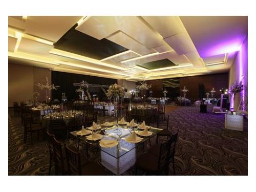 Mesas con base iluminada