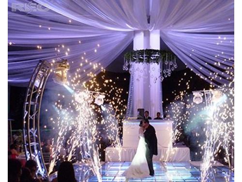 Pirotecnia en pista de baile