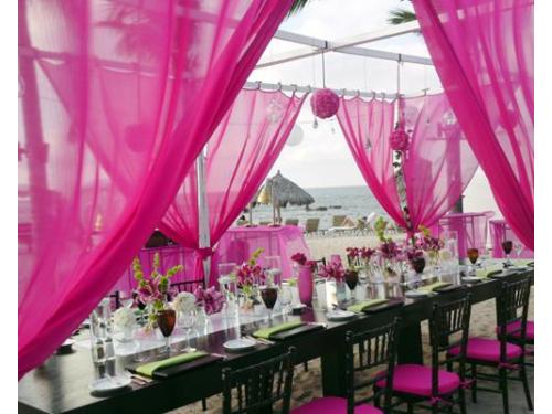 Telas colgantes rosas