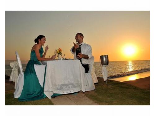 Una romántica cena junto al mar