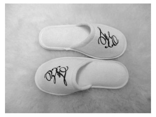 Pantuflas con iniciales