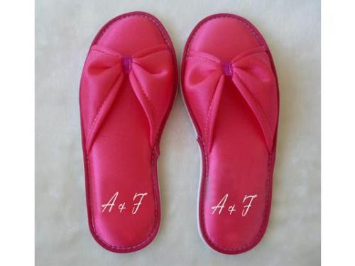Pantuflas estilo moño de color para tu boda