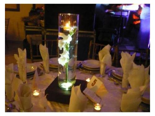 Centro de mesa flotante iluminado