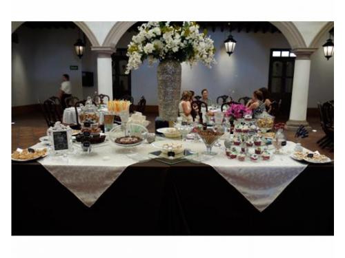 Exquisita barra de postres