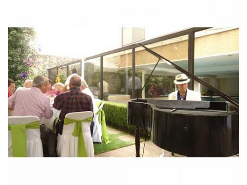 Recepción con música