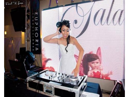 Novia divirtiéndose