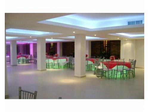 Salón con pista de baile