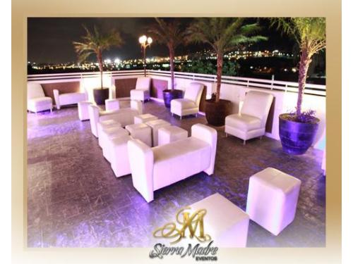 Linda iluminación de la terraza