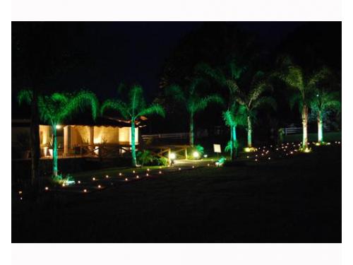 Preciosa iluminación de noche