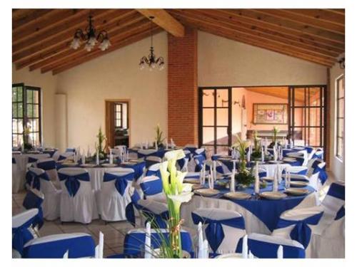 Montaje con cubresillas en el salón