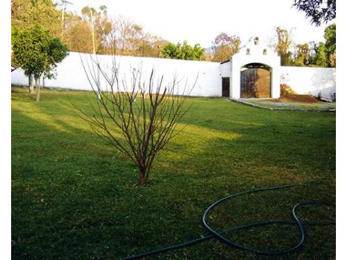 Bella y exclusiva entrada a la finca