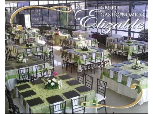 *nuestro personal: *chefs *coordinadores de boda *capitán de meseros *hostess *meseros