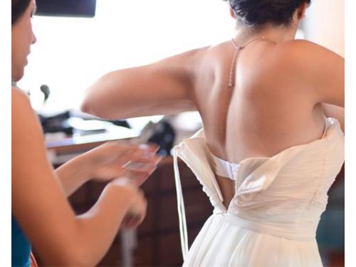 Ajustando el vestido