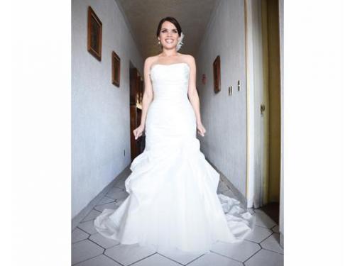 Novia con su vestido