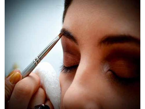 Delineado profesional de cejas
