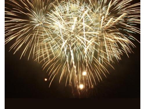 Espectacular noche con luces  pirotecnicas