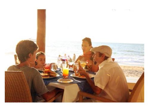 Restaurante con vista al mar