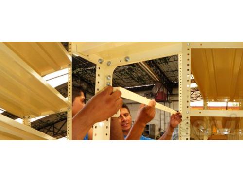 ESTANTES DE TODOS LOS TAMAÑOS Y CALIBRES