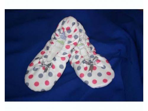 Pantuflas con bolas rosa y gris