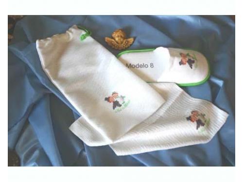 Juego de bolsa, pantufla y facial