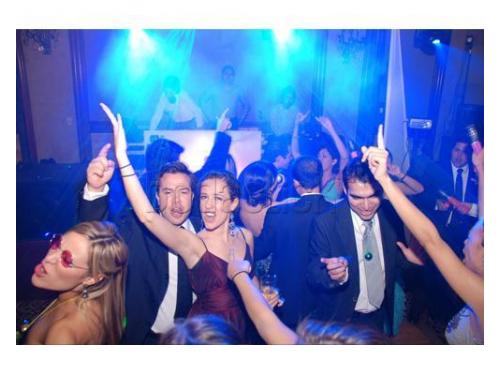 Iluminación, música y accesorios perfectos