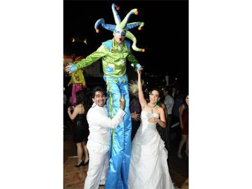 Zanquero vestido de arlequín