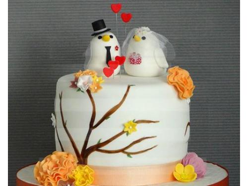 Pastel de bodas con palomitas