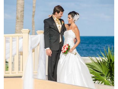 Novios en sesión fotográfica