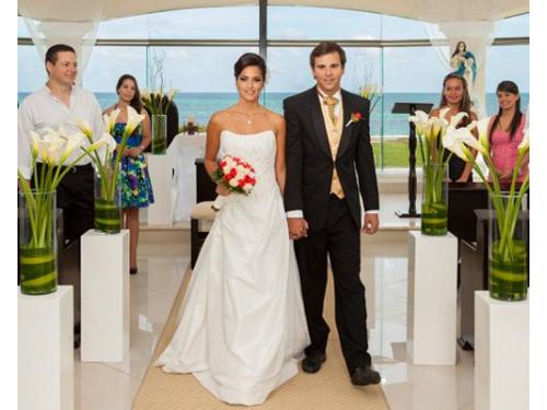 Novios en la capilla